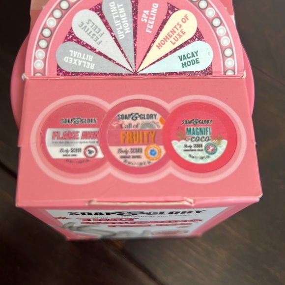 Soap & Glory scrub NIB - Picture 6 of 6